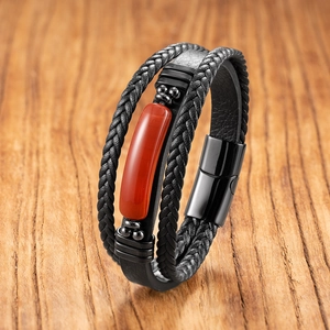 Bracelet multicouche en cuir avec pierre œil de tigre et fermoir magnétique sur bois