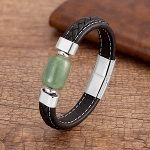Bracciale da uomo in pelle nera intrecciata con pietra naturale verde e chiusura argento