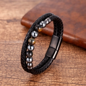 Mehrlagiges Herrenarmband aus Leder mit Tigerauge-Perlen und Edelstahl-Magnetverschluss