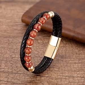 Herren Vintage Lederarmband mehrlagig geflochten mit roten Perlen und goldener Magnetschließe