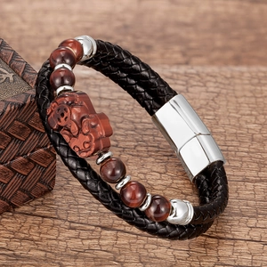Bracelet vintage en cuir tressé avec breloque PiXiu et fermoir magnétique pour homme