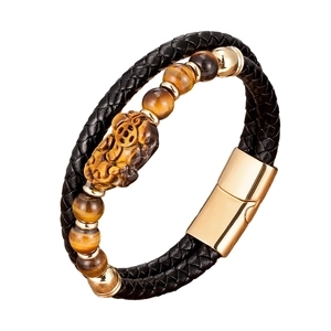 Bracelet pour homme en cuir tressé avec pierres d'oeil de tigre et charme Pi Xiu doré
