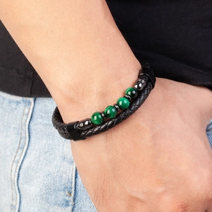 Bracciale a doppio strato in pelle intrecciata con perle occhio di tigre verde e fibbia