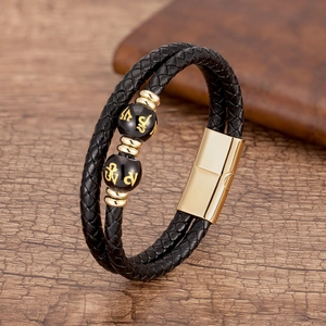 Bracelet pour homme en cuir tressé double couche avec fermoir magnétique doré et perles
