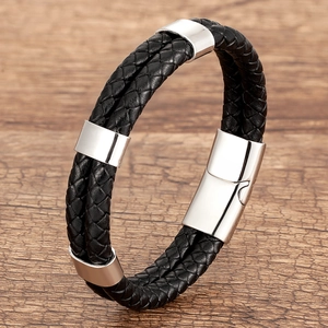 Bracelet multicouche pour homme en cuir tressé noir avec fermoir magnétique en acier