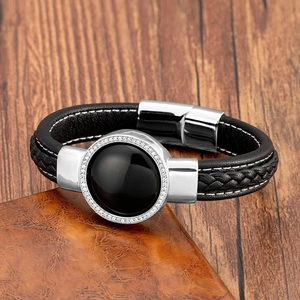 Bracelet homme en cuir tressé avec pierre noire et oxydes de zirconium incrustés