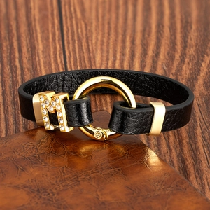 Bracelet tendance en cuir noir avec lettre M dorée ornée de cristaux scintillants