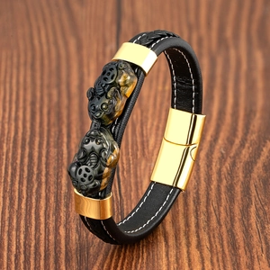 Bracciale da Uomo in Pelle Intrecciata Etnica Con Pietra Occhio di Tigre Intagliata Pi Xiu Chiusura Magnetica in Acciaio Inossidabile