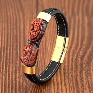 Bracciale etnico da uomo in pelle nera con perline occhio di tigre e fibbia dorata
