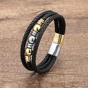 Bracelet multicouche en cuir tressé noir avec perles en métal poli or et argent