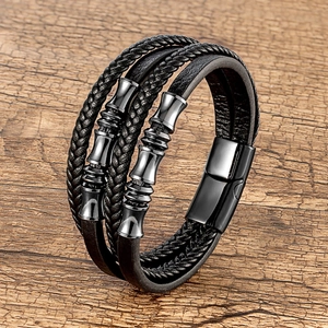 Gevlochten leren herenarmband met meerdere lagen en een metalen magnetische sluiting zwart