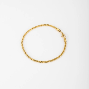 Bracelet élégant en maille corde en acier inoxydable doré avec un fermoir mousqueton sûr
