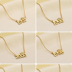 18K Vergoldet Edelstahl Jahres Krone Halskette Für Damen Persönliches Geburtstagsgeschenk Minimalistischer Nummernschmuck