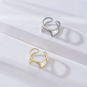 Bagues doubles géométriques élégantes en forme de U avec zircone en or et argent