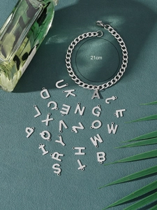 Detailset van 21cm roestvrijstalen Cubaanse kettingarmband met 26 alfabet letterbedeltjes