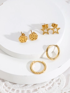 Détails du lot de 3 boucles d'oreilles dorées avec motifs étoile, rose et anneaux simples