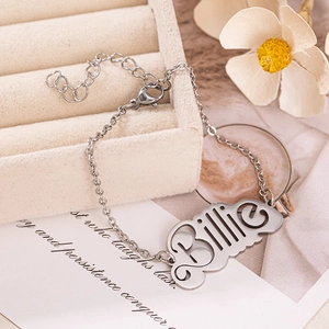 Bracelet Billie en acier inoxydable argenté avec chaîne réglable et fermoir mousqueton