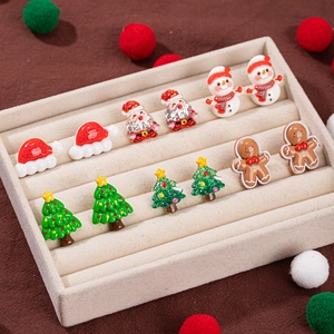 Set di 5 paia di orecchini natalizi in smalto con Babbo Natale, pupazzo di neve e renne