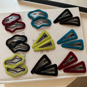 Velvet triangle and wavy BB hair clips set in burgundy, navy and green colors