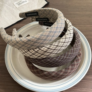 Retro plaid sponge headbands set in assorted colors for a vintage学院 style look