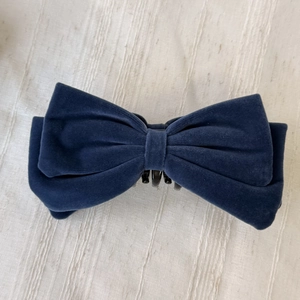 Barrette à cheveux gros nœud en velours bleu marine avec dents internes en plastique