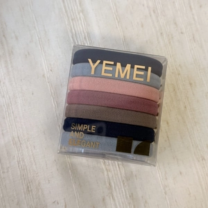 Detail of 7-piece high elastic seamless hair ties set in a transparent gift box