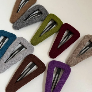 Minimalist wool knit triangle snap hair clips in various Morandi colors for winter styling