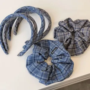Ensemble serre-tête et chouchous classiques en tissu à carreaux bleus et beige élégant
