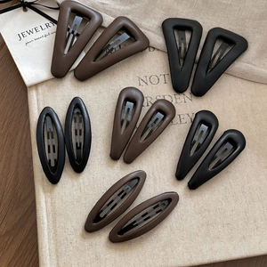 Vintage Leather Triangle Oval Hair Clips For Women Minimalist PU Leather Snap Clips Retro BB Clips Fashion Hairpins Hair Accessories