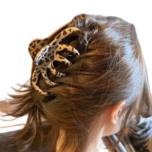 Large leopard print octopus hair claw clip for elegant updo hairstyles on women