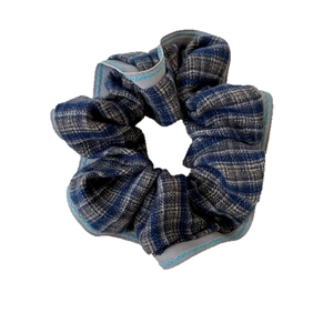 Vintage Haargummi mit blau-grauem Karomuster und türkisfarbenen Ziernähten für Damen