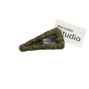 Retro dark green wool knitted wave hair clip with toothed design for daily hair accessory