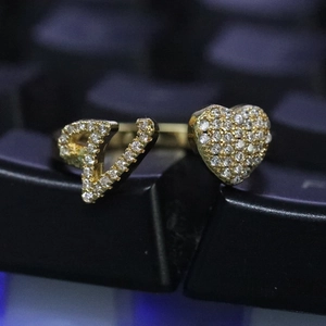 Macro di anello regolabile placcato oro con lettera A in cristallo e cuore
