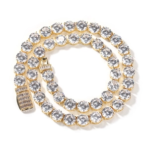 Details einer 10mm Gold-Tenniskette mit handgesetzten Zirkonia in einer Spiralanordnung