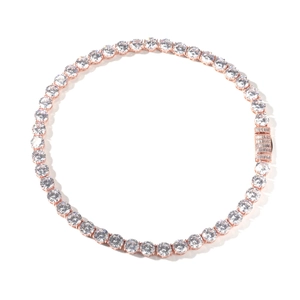 Detail der roségoldenen Tennis-Halskette mit 10mm runden Zirkonia und sicherem Verschluss