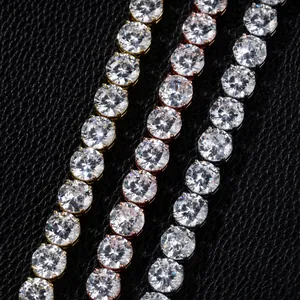 Dettaglio di catene tennis hip hop da 10mm in oro, oro rosa e argento con zirconi lucidi