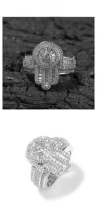 Détail macro de la bague Main de Fatma sertie de zircons cubiques en ton argenté