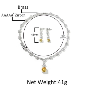 Luxuriöses Hip Hop Messing Zirkonia Schmuckset Für Damen Quadratischer Gelber Kristall Anhänger Halskette Lange Ohrringe Party Zubehör