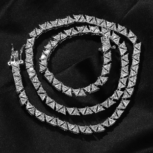 Collier tennis classique en zircon triangle 5mm argenté avec design à trois rangées