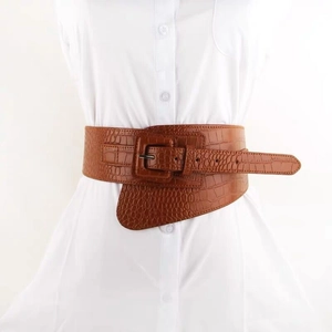 Large ceinture corset marron avec gaufrage crocodile et boucle carrée pour manteaux