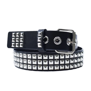 Ceinture punk vintage en cuir noir avec trois rangées de clous pyramides et boucle métal