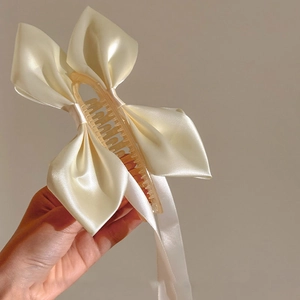 Elegante pinza per capelli in raso crema con fiocco e nastri lunghi per acconciature francesi