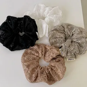 Lot de chouchous élégants en dentelle française en noir, blanc, gris et champagne