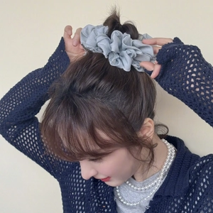 Elegante elastico per capelli grigio a pieghe oversize per coda di cavallo da donna