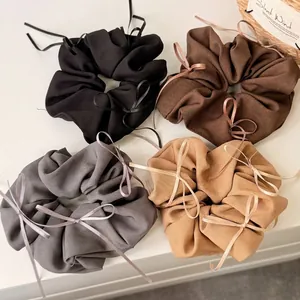 Chouchous oversize marron et noir avec rubans élégants pour queues de cheval femmes