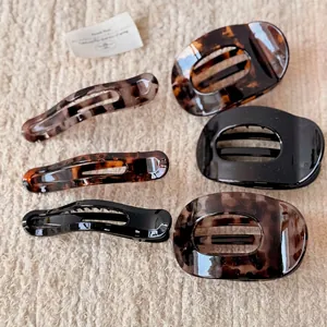 Set de 5 barrettes vintage françaises motif léopard et noir sur tissu beige doux