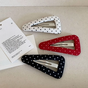 Three-piece set of trendy polka dot triangle BB hair clips in red, black, and white colors