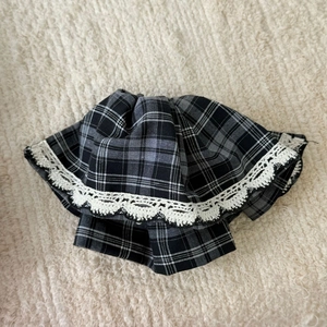 Plaid checkered scrunchie with lace trim edges in a vintage retro Korean aesthetic