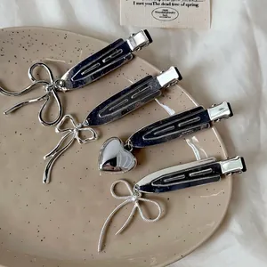 Fermaglio per Capelli con Ciondolo a Fiocco e Cuore in Metallo Argento Stile Coreano Dolce Clip per Donna Accessori