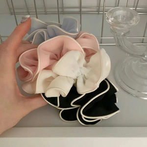 Lot de 4 chouchous élégants en organza avec bords festonnés dans diverses couleurs douces
